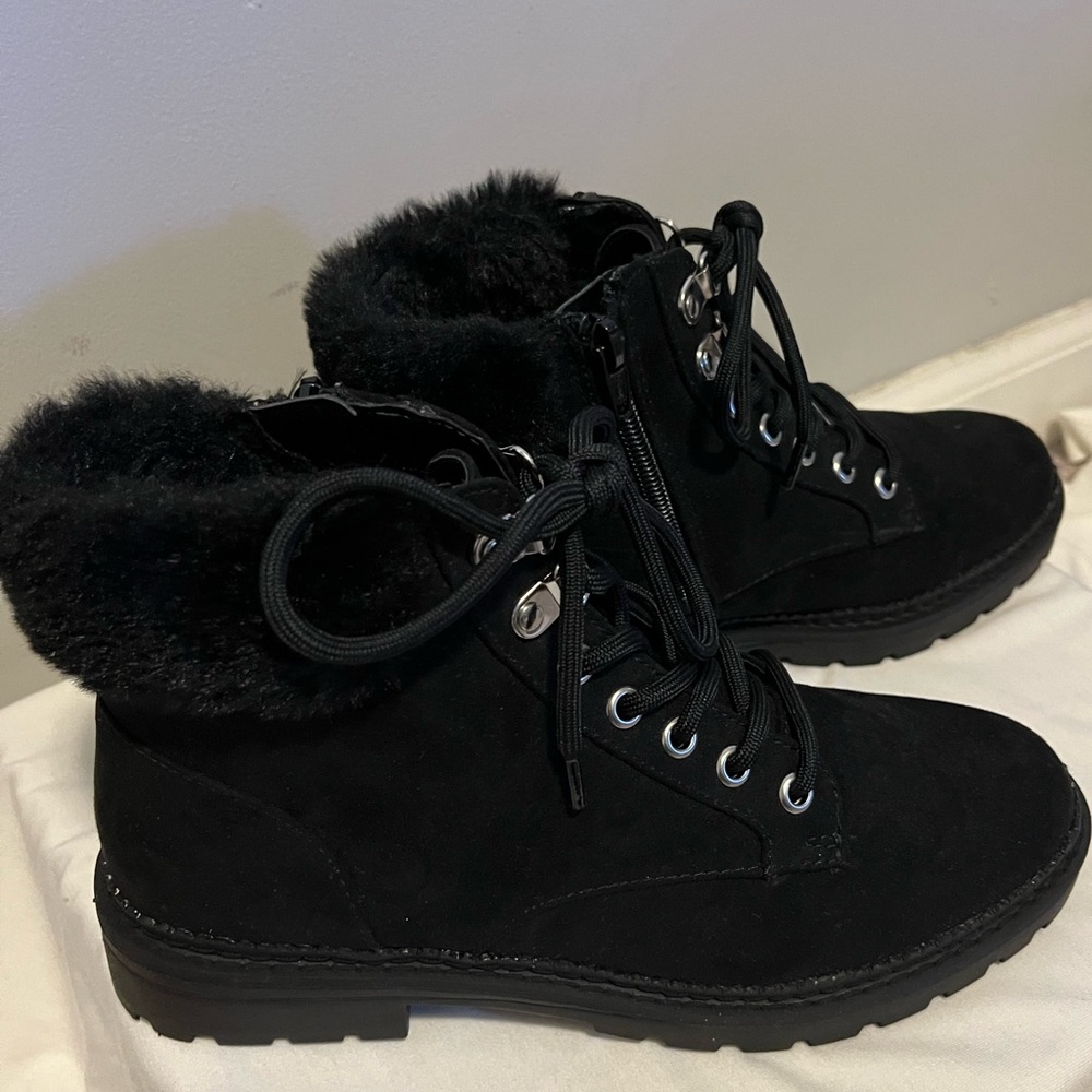 NIB Lauren Conrad ‘housesleek’ ankle booties, nubuck, faux shearling, 7 wide